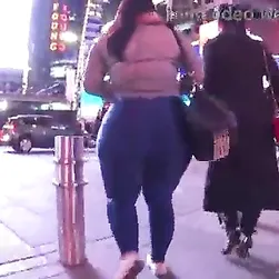 Bronx Milf Slut Flashing Her Fatass In Leggings