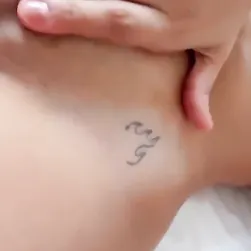 Karlyane Meneze s