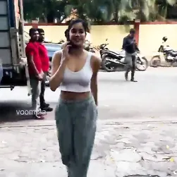 ボリウッド・ビューティー・ブリンギング・ノーティー・インディアン・バイブス