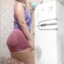 Workout Babe Gets Steamy Indo Style