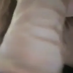 ホーニー・ミルフ・センズ・パーソナル・トレーナー・ア・ビデオ・ベッギング・トゥ・サック・ヒム・ドライ