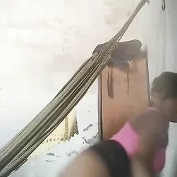 Novinha gostosa rebolando