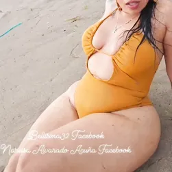 Mature queen flaunting her big and wide juicy ass ready to be grabbed