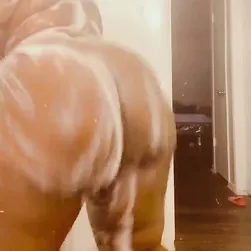 ウォッチ・ハー・ファット・エボニー・プッシー・スクワート・オール・オーバー・ザット・ビッグ・ブラック・コック