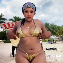 Mad Platinum Pussy Ready For Action