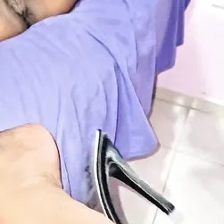 멋진 블랙 뮬로 내 보지를 뽐내는 새 비디오 🖤