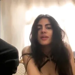 スラッティー・ベイブ・フェルト・アップ・アンド・グロープド・バイ・ハー・ノーティー・ガイ・フレンド