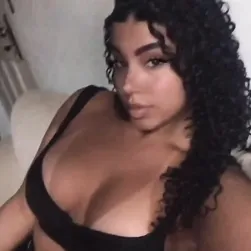 Cacheada linda 🤩；