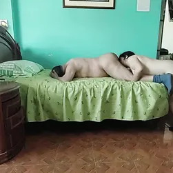 Putita con gran culo follando rico con su esposo