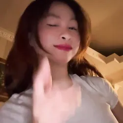 アジアンアマチュア娘がカムで大胆に