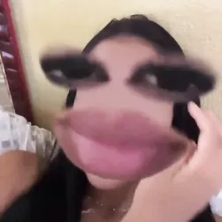 Morena Gostosona Twerks Huge Cuzão in Shortinho