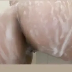 Rabuda no banho 🚿🧼