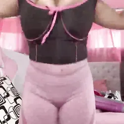 Safadinha delícia exibindo os peitos deliciosos delícia 😍😋