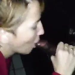 A primeira vez da mulher madura no gloryhole